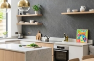 Ngắm Góc Bếp Được “Thay Áo” Sang Trọng Với Tấm Ốp SPC LAVA
